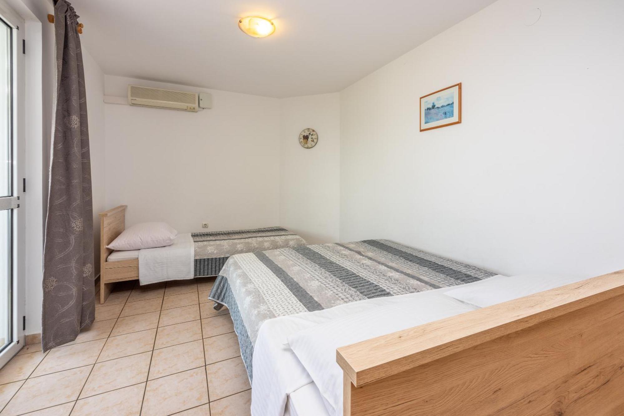 Apartments Obradovic Dramalj Kültér fotó